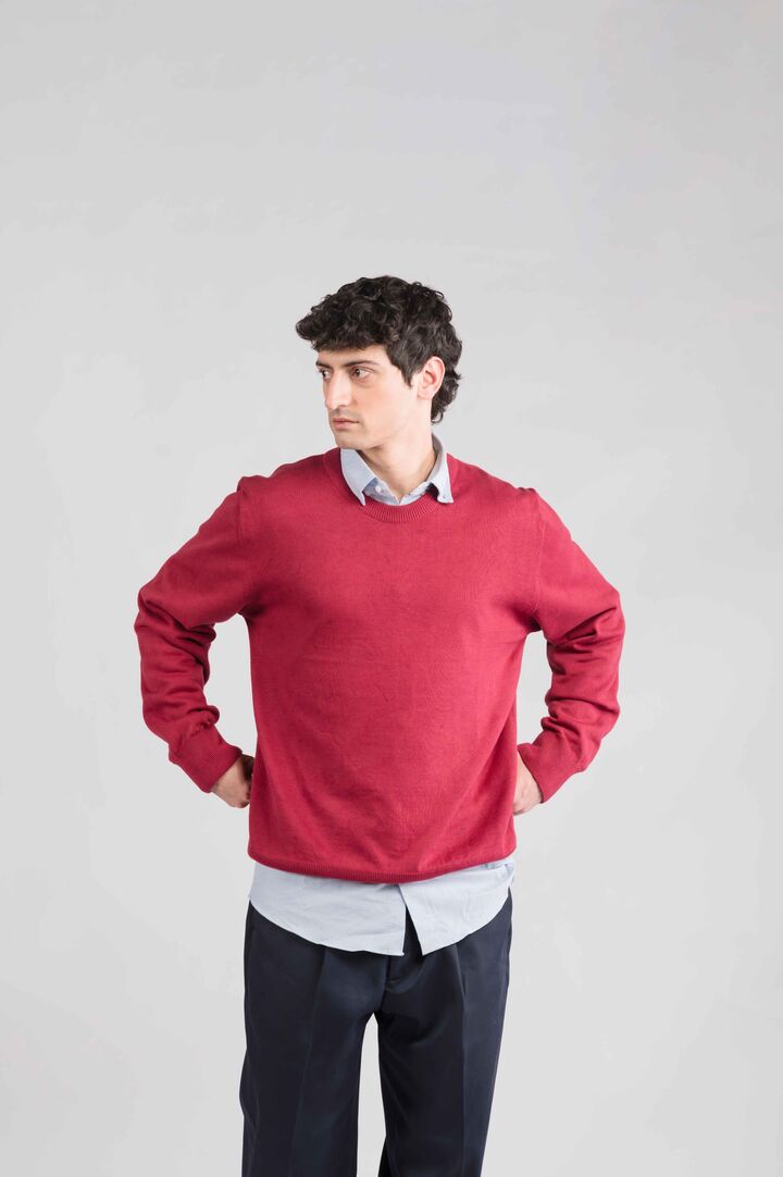 Maroon crewneck sweater